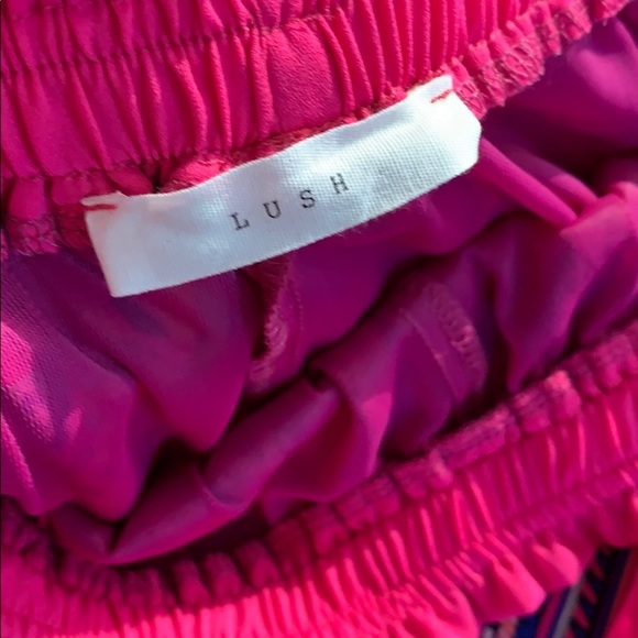 💕HP💕Lush hot pink geometric print shorts - Picture 6 of 9